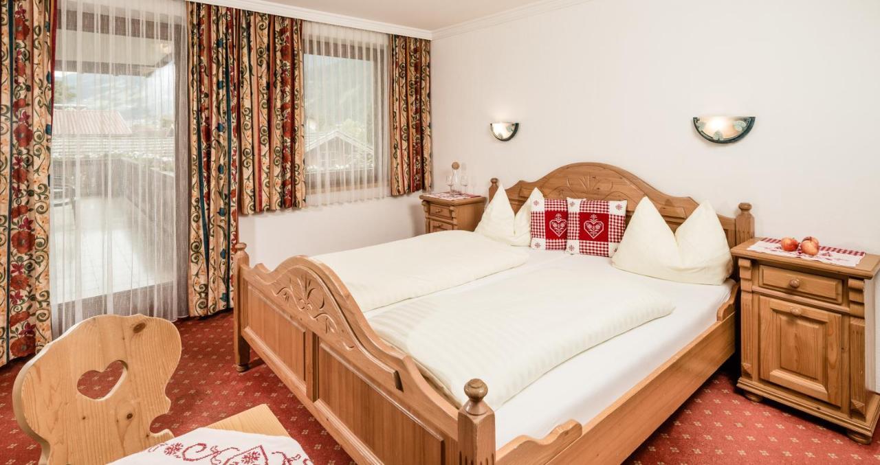 Hotel Standlhof Zillertal Удернс Екстер'єр фото
