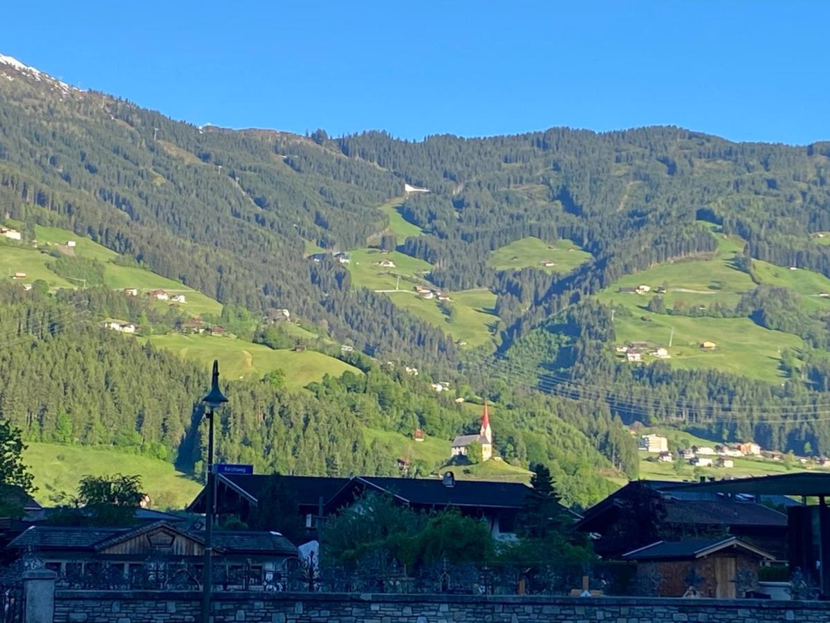 Hotel Standlhof Zillertal Удернс Екстер'єр фото